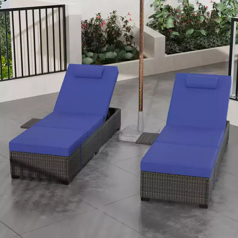 Ensemble de 2 chaises longues de patio, chaises longues d'extérieur en rotin et osier avec inclinaison réglable et coussins