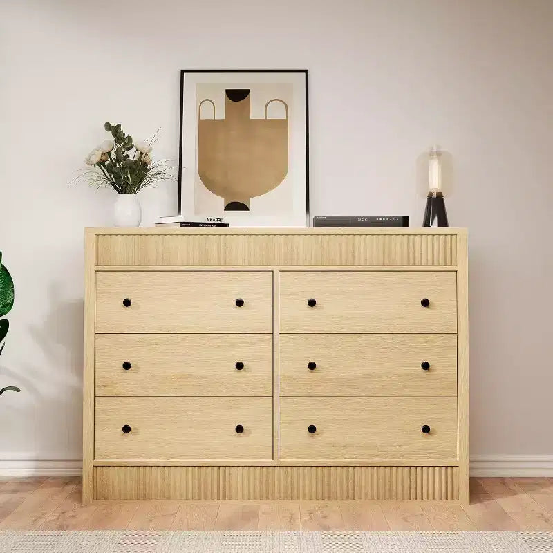 Commode 6 tiroirs avec panneaux cannelés, finition chêne – Rangement de chambre à coucher