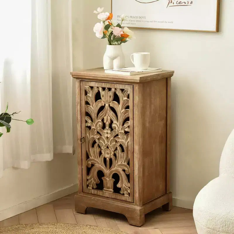 Table d'appoint vintage sculptée en bois creux avec porte, 18x14x30,5 po, Armoire de rangement avec panneau décoratif, Naturel