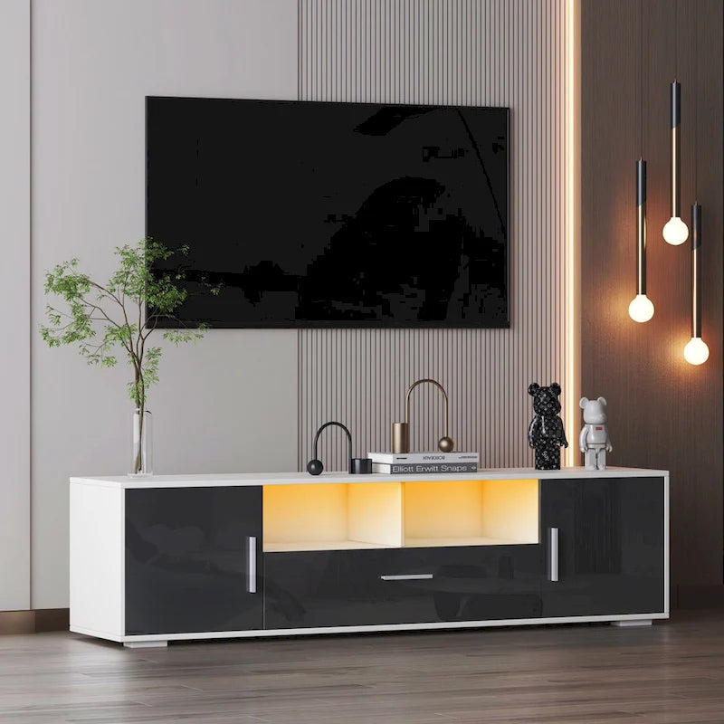 Meuble TV gris de 62,99 po avec lumières DEL, armoires et étagères ouvertes pour téléviseurs jusqu'à 65 po