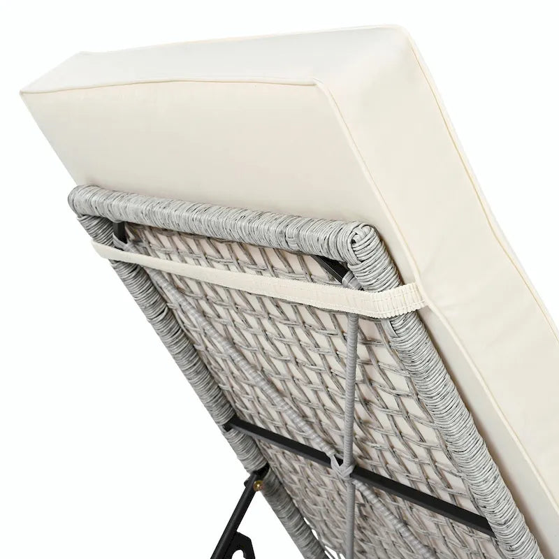 Chaise longue d'extérieur - Chaise longue de patio en rotin avec dossier inclinable sur 5 positions, coussin et roues