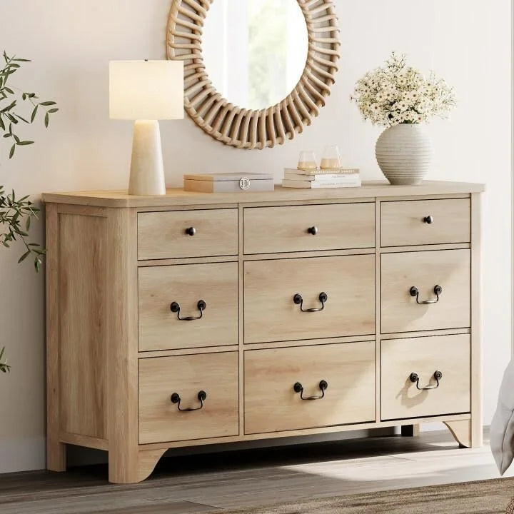 Meuble TV commode WAMPAT 53,5 po de large au style rustique blanc avec bords incurvés et grands tiroirs