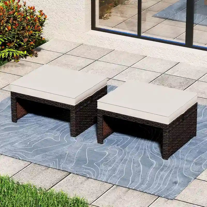 Costway 2 poufs de patio en rotin PE avec coussins doux à fermeture éclair - Voir les détails