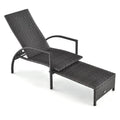 Gymax Chaise longue d'extérieur en rotin avec repose-pieds rétractable pour