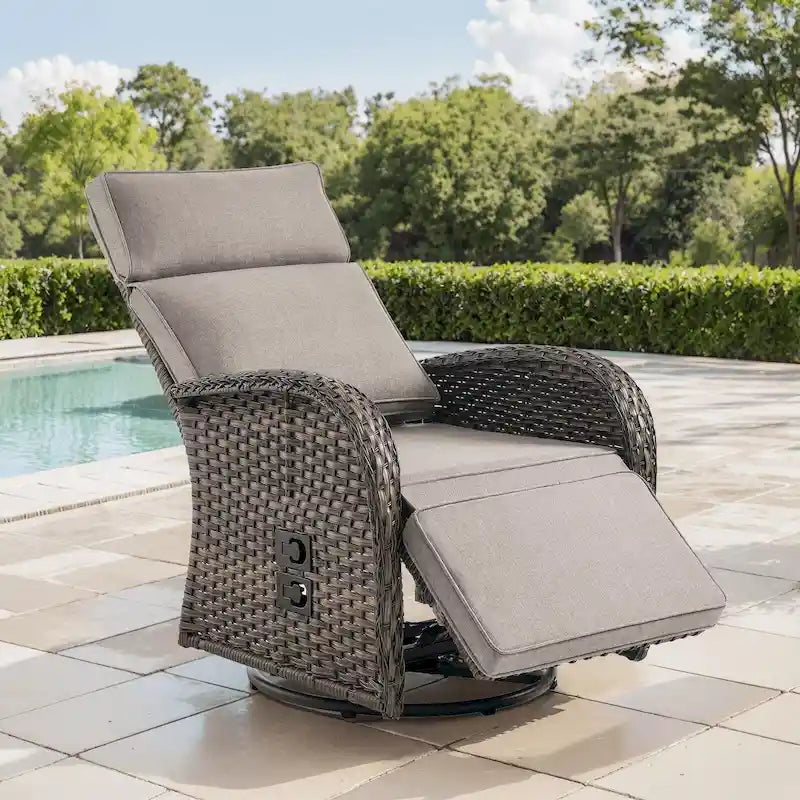 Pocassy Chaise longue d'extérieur tous temps en osier marron avec coussin beige