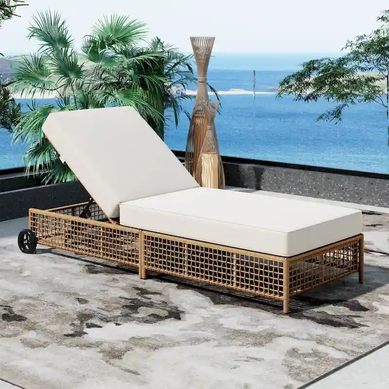 Chaise longue de patio avec dossier inclinable à 5 positions, coussin et roulettes