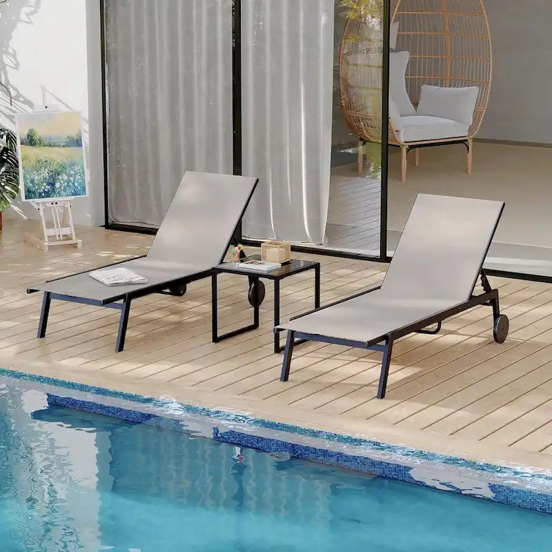 Lot de 3 Chaises Longues de Jardin avec Table d'appoint, Chaises Longues de Piscine à Dossier Réglable avec Roues