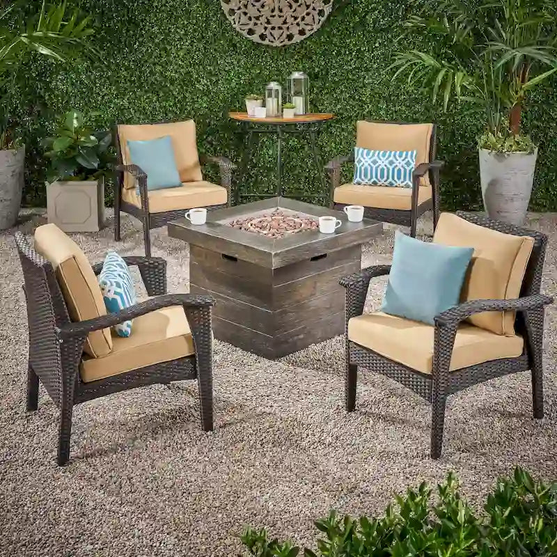 Ensemble de discussion de table de cheminée en osier d'extérieur Keana 5 pièces par Christopher Knight Home