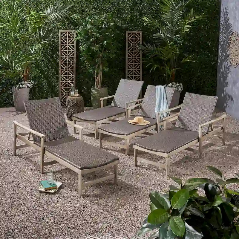 Chaise longue de jardin rustique en bois d'acacia Hampton avec assise en osier (lot de 4) par Christopher Knight Home