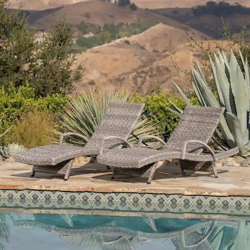 Chaise longue d'extérieur en osier et aluminium armé Crete (lot de 2) par Christopher Knight Home