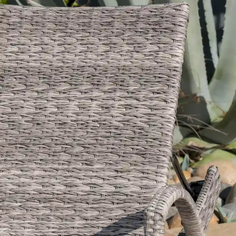 Chaise longue d'extérieur en osier et aluminium armé Crete (lot de 2) par Christopher Knight Home