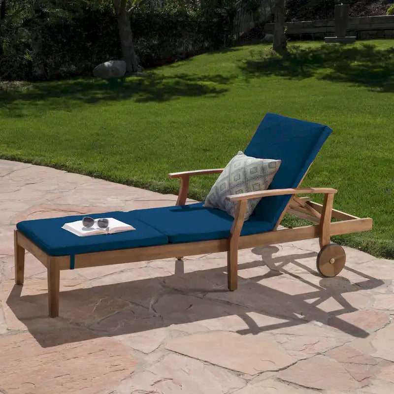 Bain de soleil Perla d'extérieur en bois d'acacia avec coussin de Christopher Knight Home