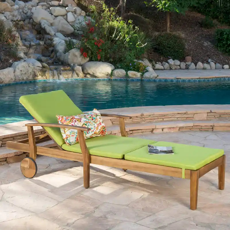 Bain de soleil Perla d'extérieur en bois d'acacia avec coussin de Christopher Knight Home
