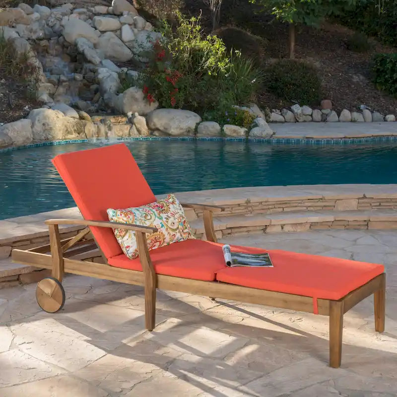 Bain de soleil Perla d'extérieur en bois d'acacia avec coussin de Christopher Knight Home