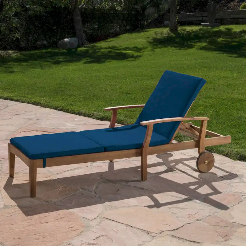 Bain de soleil Perla d'extérieur en bois d'acacia avec coussin de Christopher Knight Home