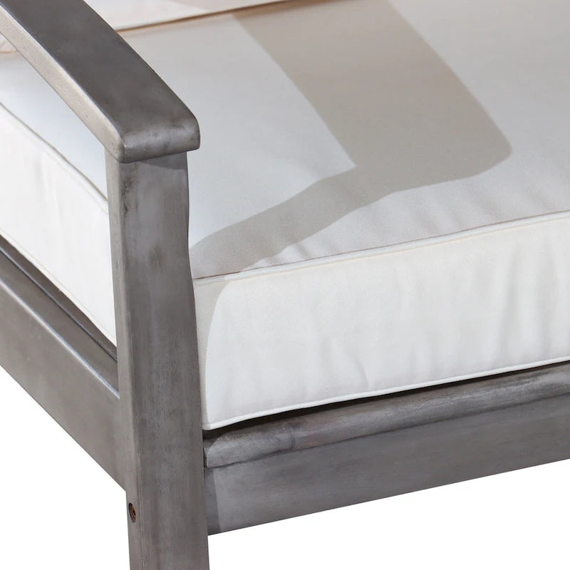 Chaise d'extérieur Longs Peak en eucalyptus de DTY Outdoor Living avec coussin épais