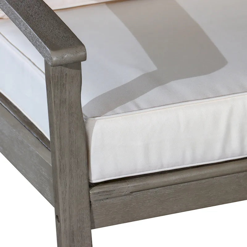 Chaise d'extérieur Longs Peak en eucalyptus de DTY Outdoor Living avec coussin épais
