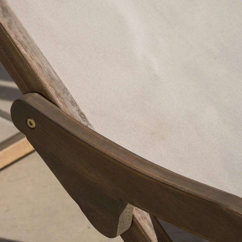 Chaises longues pliantes d'extérieur Nikki en bois d'eucalyptus et toile (lot de 2) par Christopher Knight Home