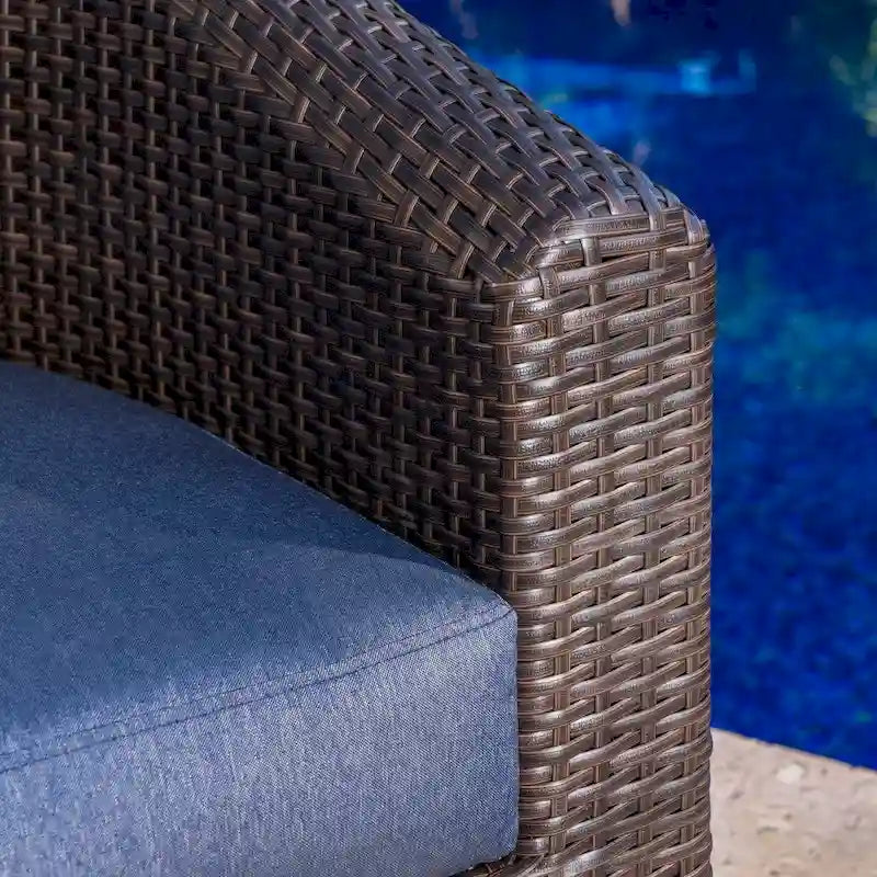 Fauteuil pivotant d'extérieur en osier et aluminium Darius par Christopher Knight Home