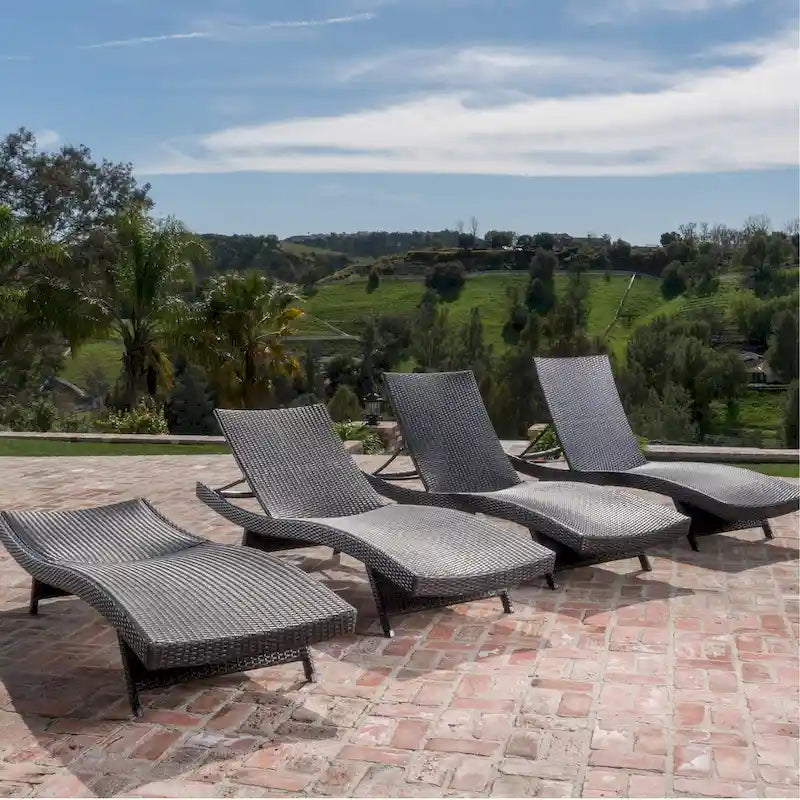 Chaises longues d'extérieur en osier (lot de 4) par Christopher Knight Home