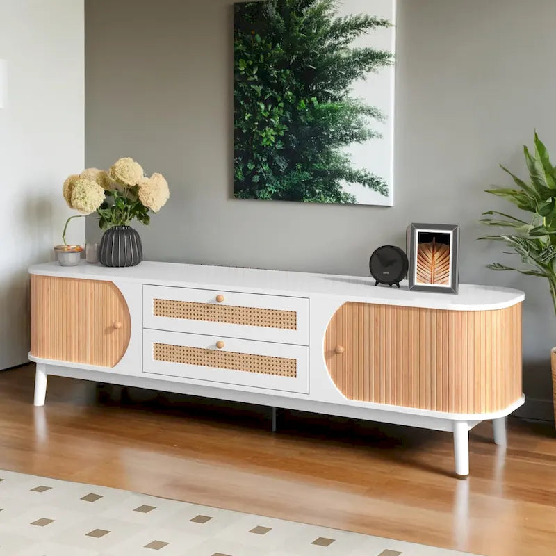 Meuble TV en rotin pour téléviseurs jusqu'à 75 pouces, console média de style ferme moderne, meuble de divertissement avec pieds en bois massif
