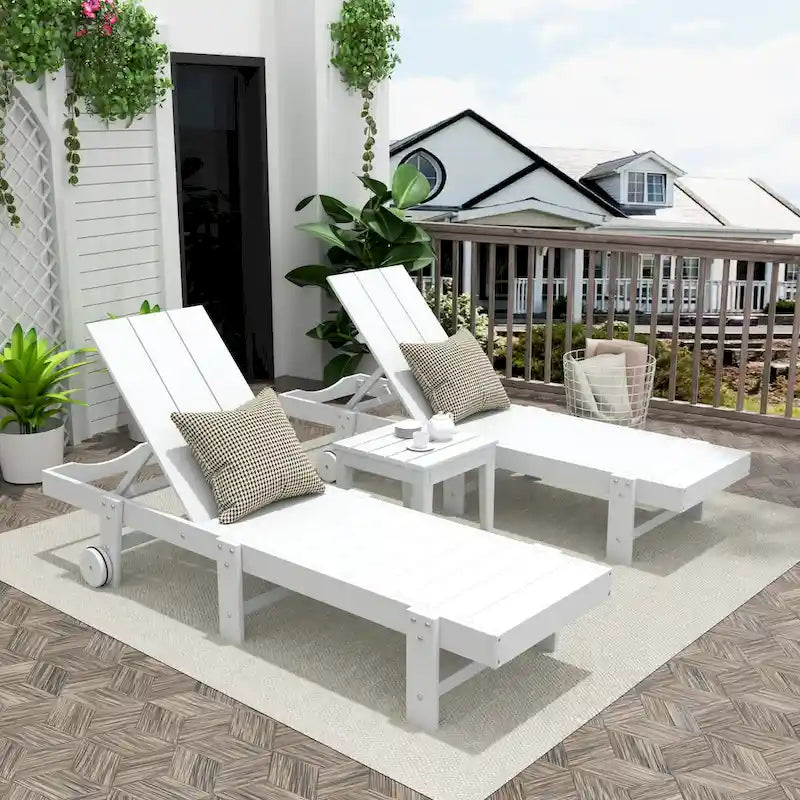 Chaise longue de piscine inclinable Polytrends Shoreside Modern Poly Eco-Friendly toutes saisons avec roues et table d'appoint (ensemble 3 pièces)