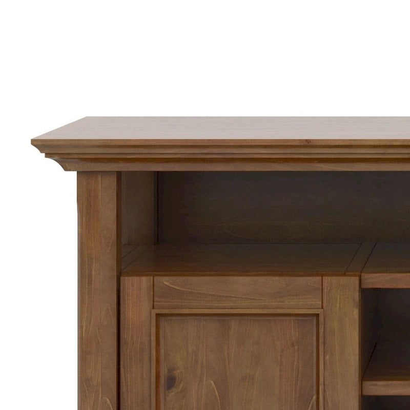 Meuble TV de style transitionnel en bois massif de 54 po de large WYNDENHALL Halifax - 54 L x 18,9 P x 31,9 H