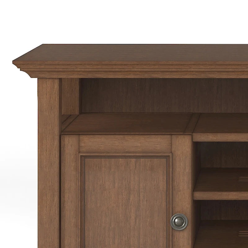 Meuble TV de style transitionnel en bois massif de 54 po de large WYNDENHALL Halifax - 54 L x 18,9 P x 31,9 H