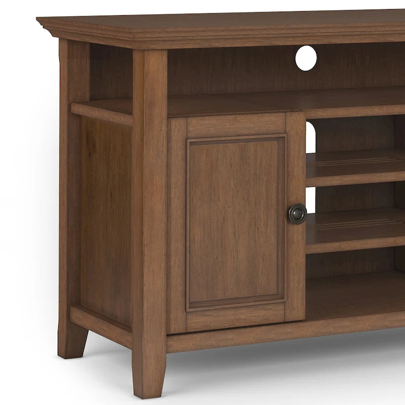 Meuble TV de style transitionnel en bois massif de 54 po de large WYNDENHALL Halifax - 54 L x 18,9 P x 31,9 H