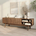 Meuble TV Living Skog Kelly pour téléviseurs jusqu'à 65 po avec pieds en bois au design scandinave moderne du milieu du siècle