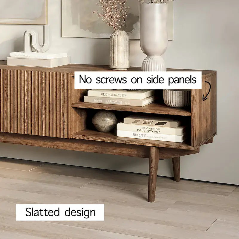 Meuble TV Living Skog Kelly pour téléviseurs jusqu'à 65 po avec pieds en bois au design scandinave moderne du milieu du siècle