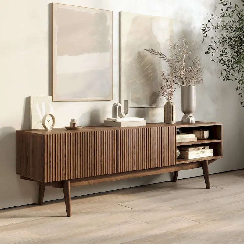 Meuble TV Living Skog Kelly pour téléviseurs jusqu'à 65 po avec pieds en bois au design scandinave moderne du milieu du siècle