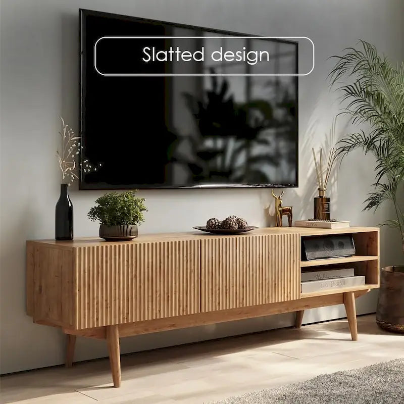 Meuble TV Living Skog Kelly pour téléviseurs jusqu'à 65 po avec pieds en bois au design scandinave moderne du milieu du siècle