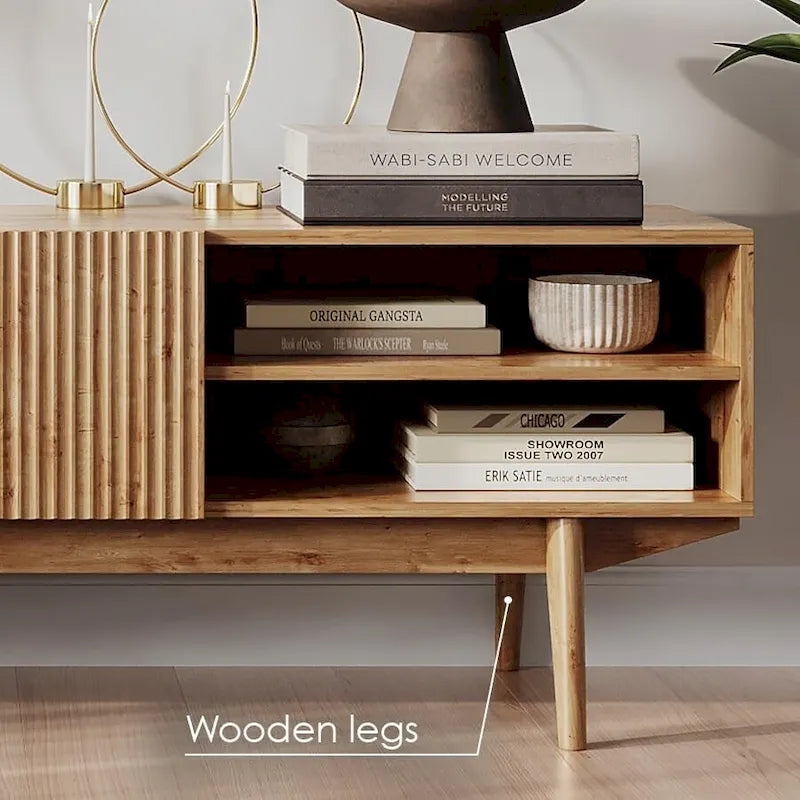 Meuble TV Living Skog Kelly pour téléviseurs jusqu'à 65 po avec pieds en bois au design scandinave moderne du milieu du siècle