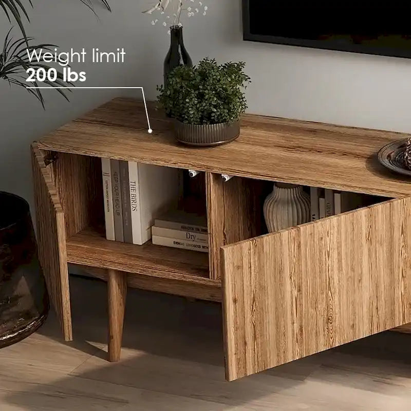 Meuble TV Living Skog Kelly pour téléviseurs jusqu'à 65 po avec pieds en bois au design scandinave moderne du milieu du siècle