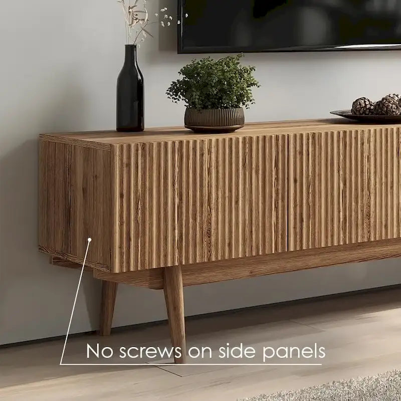 Meuble TV Living Skog Kelly pour téléviseurs jusqu'à 65 po avec pieds en bois au design scandinave moderne du milieu du siècle
