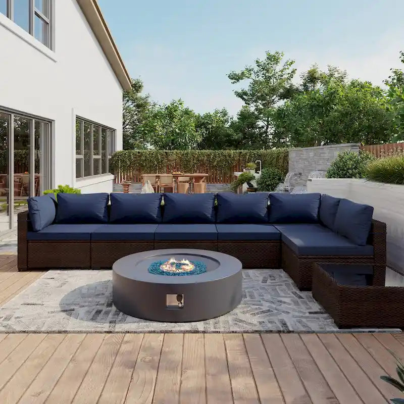 Ensemble de mobilier de jardin UPHA 8 pièces avec table de foyer au propane de 50 000 BTU, coussins beiges / bleu marine