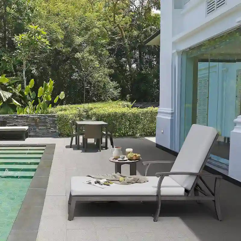 Chaise longue de jardin en aluminium gris