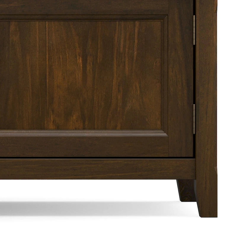 Meuble TV/multimédia de transition en bois massif 72 po WYNDENHALL Portland brun acajou Pour téléviseurs jusqu'à 80 po - 17 P x 72 L x 20 H