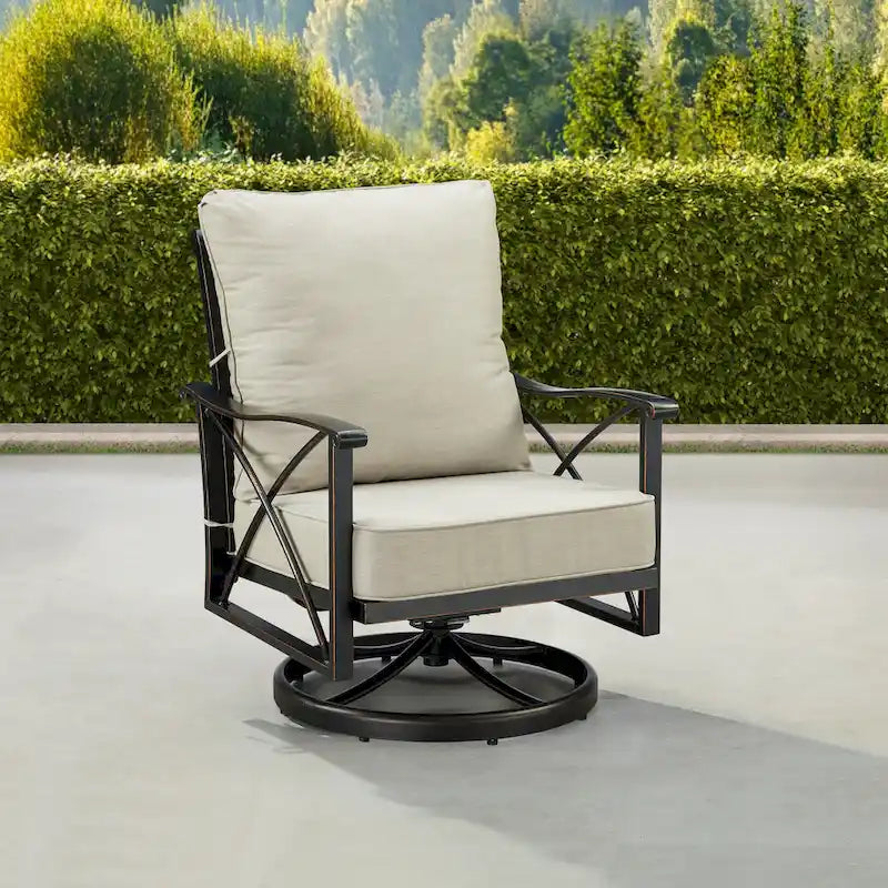 Paire de fauteuils de club pivotants à bascule en aluminium noir avec coussins