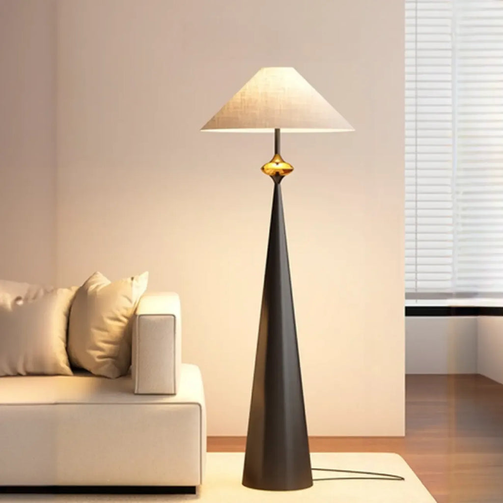 Lampadaire conique contemporain en métal avec abat-jour en tissu